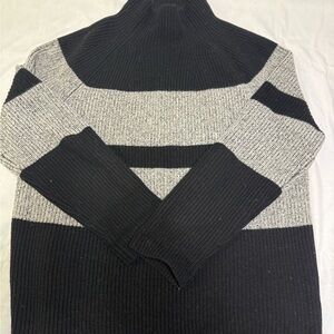 Banana Republic Black and Gray Turtleneck Sweater